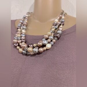 LOFT 3-Tier Pearl NECKLACE. 
       OSFM